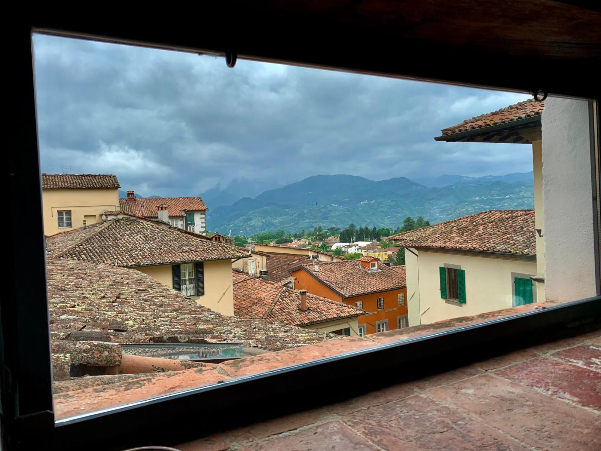 Una Terrazza Nel Centro Storico Βίλα Barga Εξωτερικό φωτογραφία